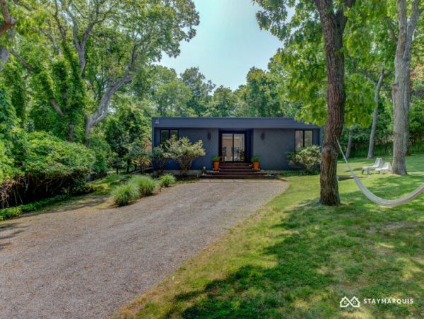 Hamptons Home 1020692