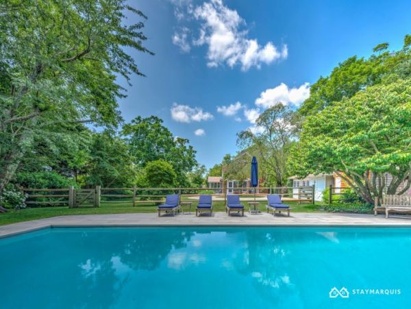 Hamptons Home 1020694