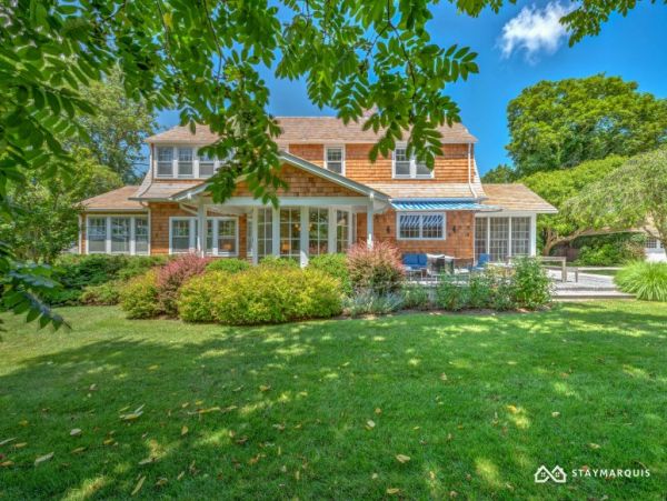Hamptons Home 1020694