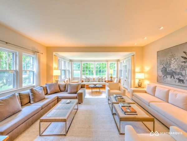 Hamptons Home 1020694