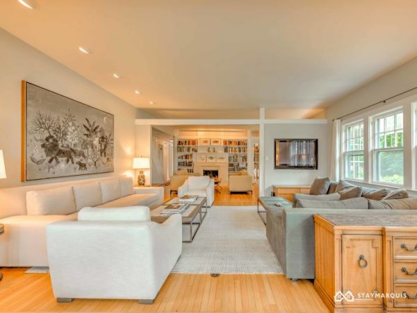 Hamptons Home 1020694