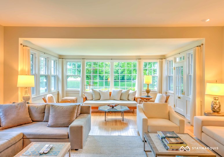 Hamptons Home 1020694