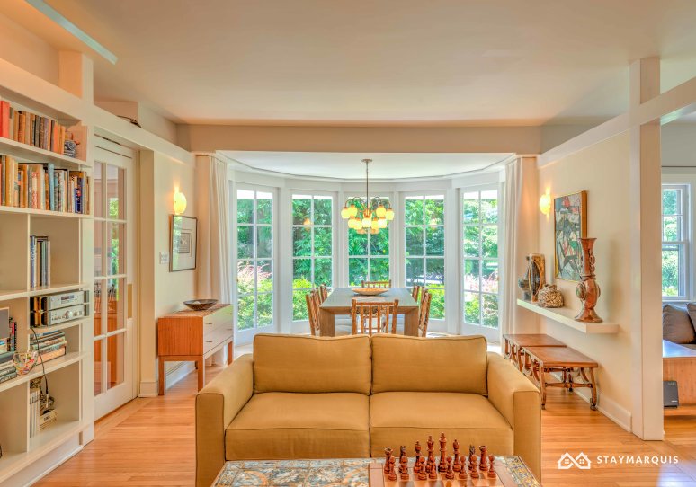 Hamptons Home 1020694