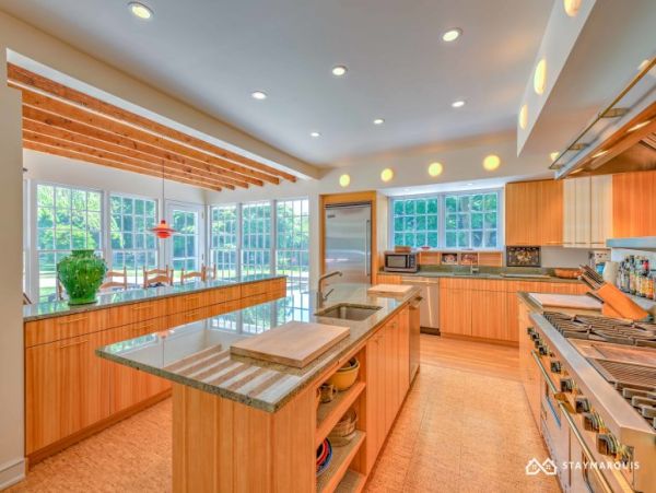 Hamptons Home 1020694