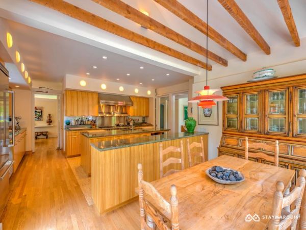 Hamptons Home 1020694