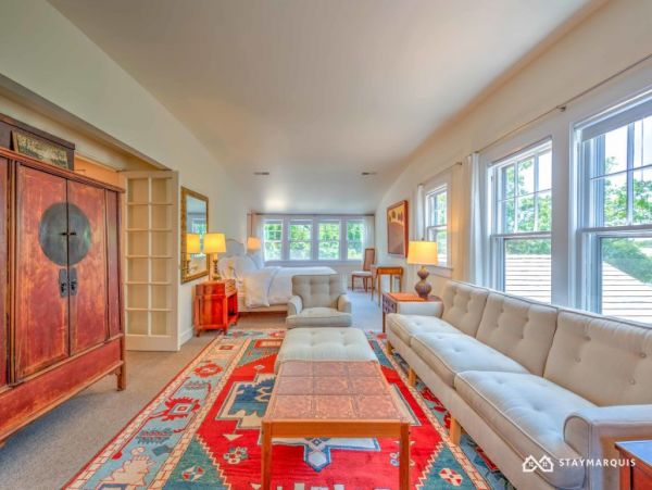 Hamptons Home 1020694