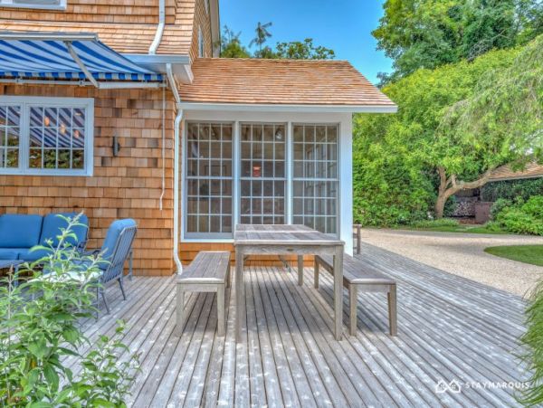 Hamptons Home 1020694