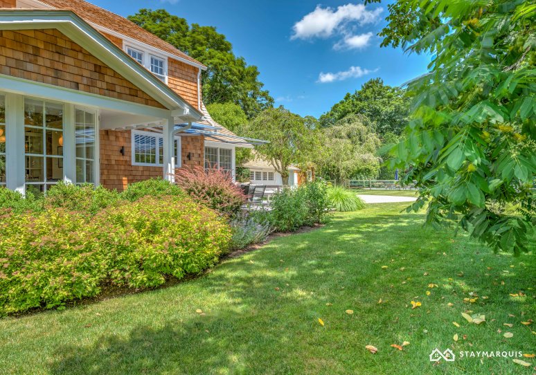 Hamptons Home 1020694