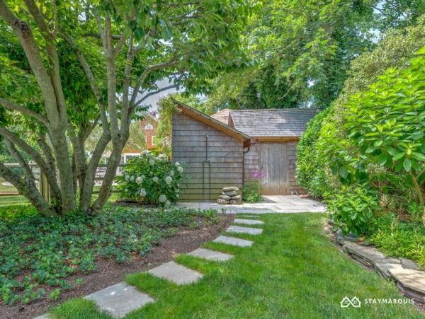 Hamptons Home 1020694
