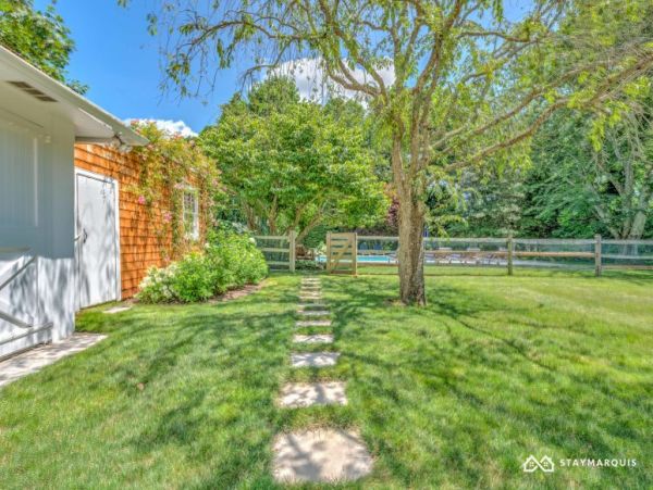 Hamptons Home 1020694
