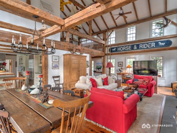 Hamptons Home 1020697