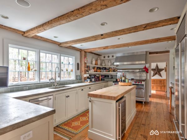 Hamptons Home 1020697