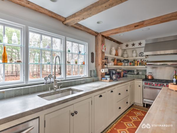 Hamptons Home 1020697