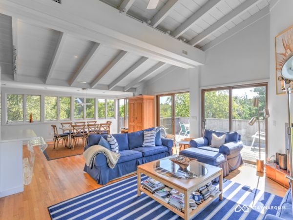 Hamptons Home 1020698