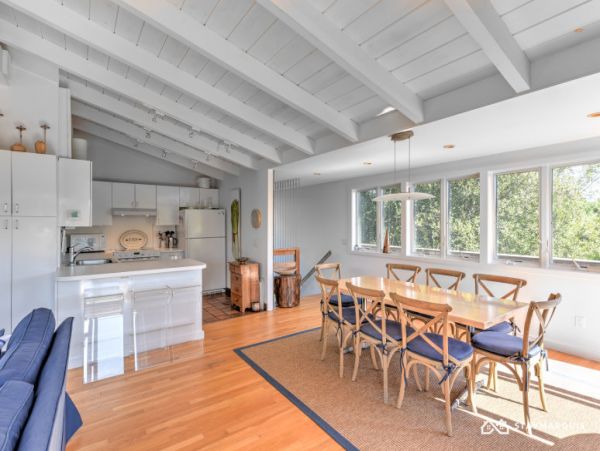 Hamptons Home 1020698