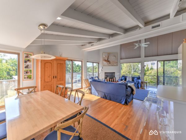 Hamptons Home 1020698