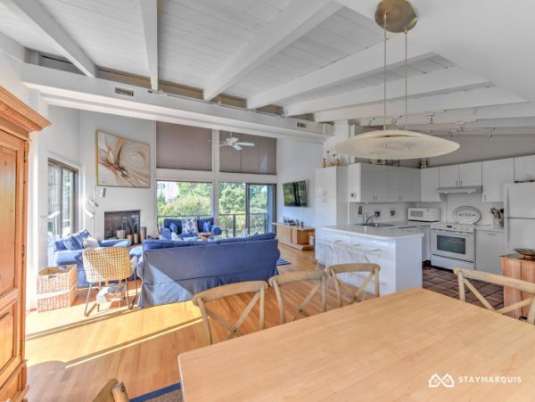 Hamptons Home 1020698