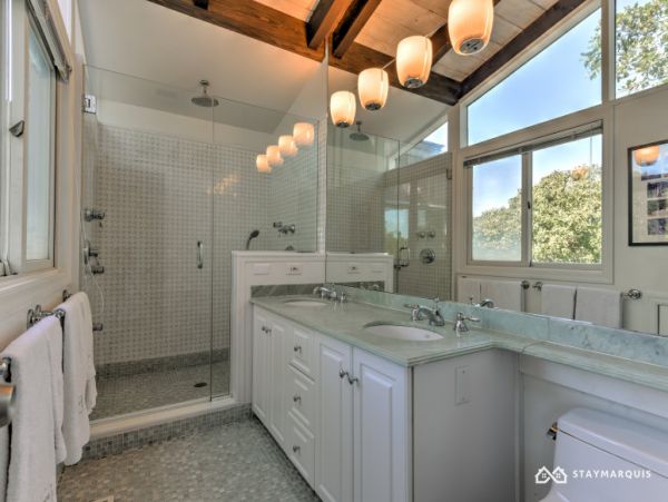 Hamptons Home 1020698