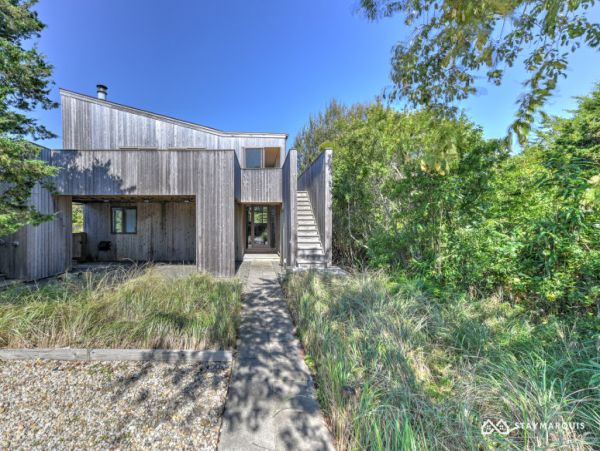 Hamptons Home 1020698
