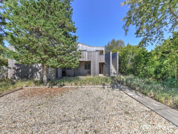 Hamptons Home 1020698