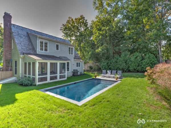 Hamptons Home 1020700