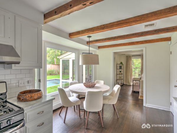 Hamptons Home 1020700