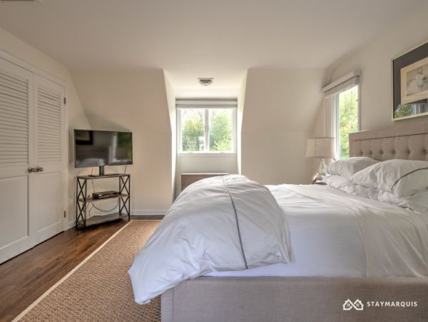 Hamptons Home 1020700