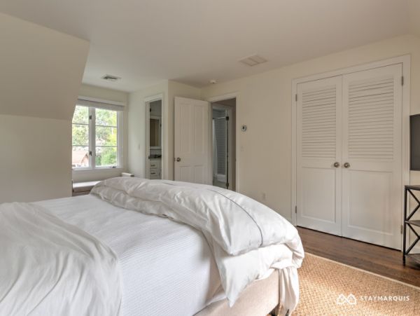 Hamptons Home 1020700
