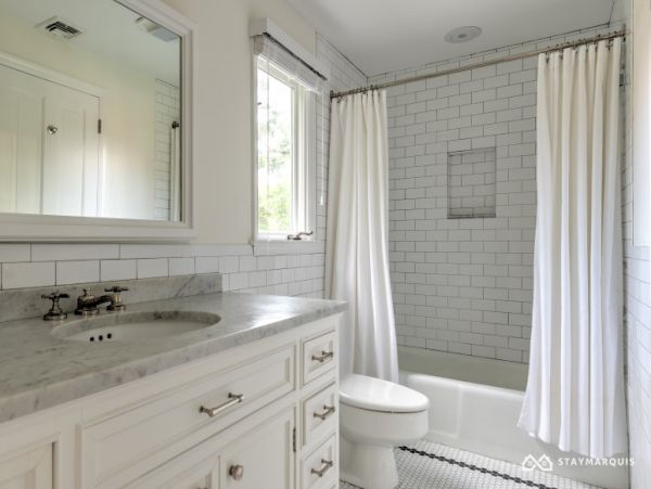Hamptons Home 1020700