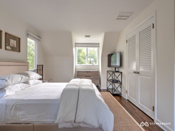 Hamptons Home 1020700