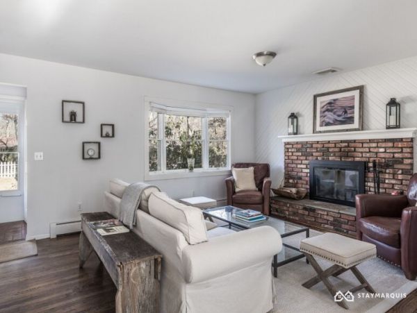 Hamptons Home 1020701