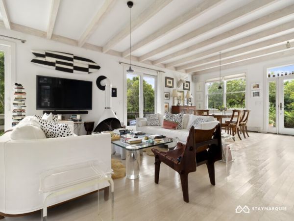 Hamptons Home 1020702