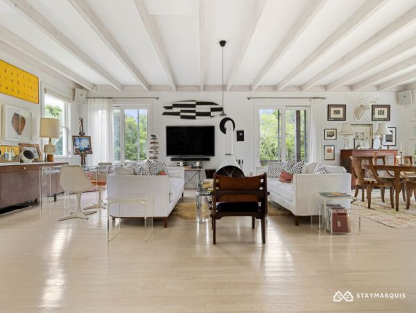 Hamptons Home 1020702