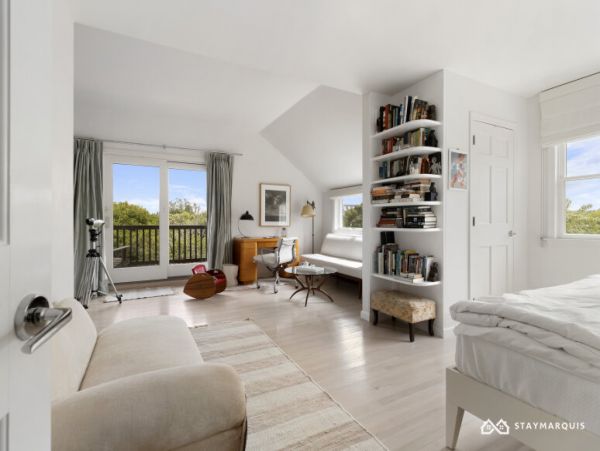 Hamptons Home 1020702