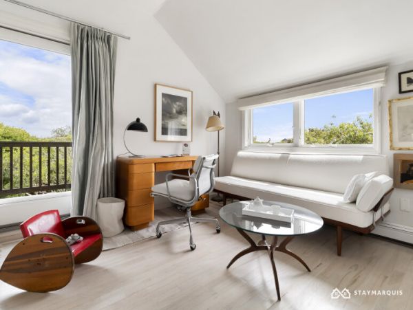 Hamptons Home 1020702