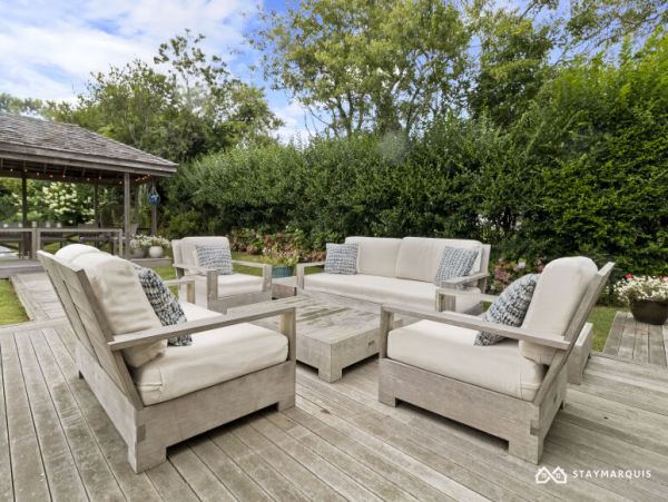 Hamptons Home 1020702