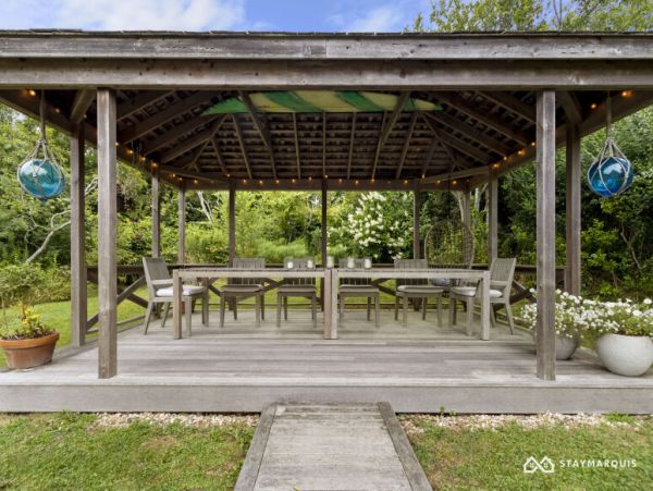 Hamptons Home 1020702