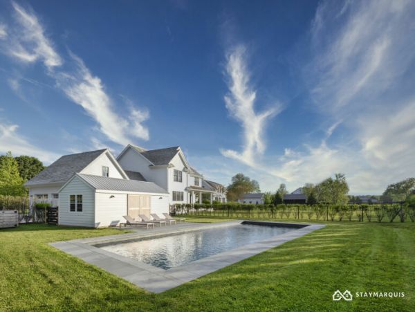 Hamptons Home 1020705