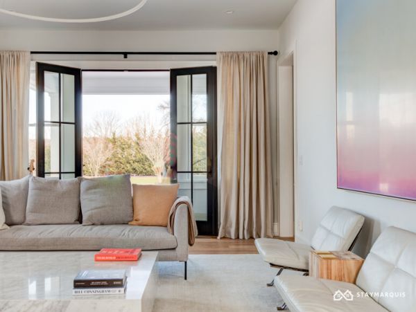 Hamptons Home 1020705