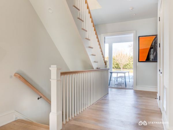 Hamptons Home 1020705