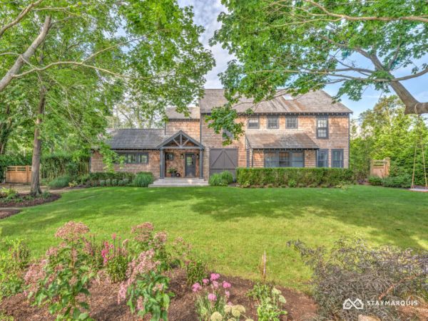 Hamptons Home 1020708