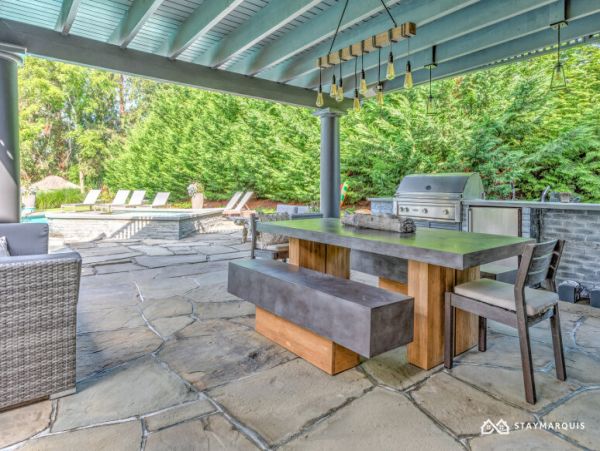 Hamptons Home 1020708