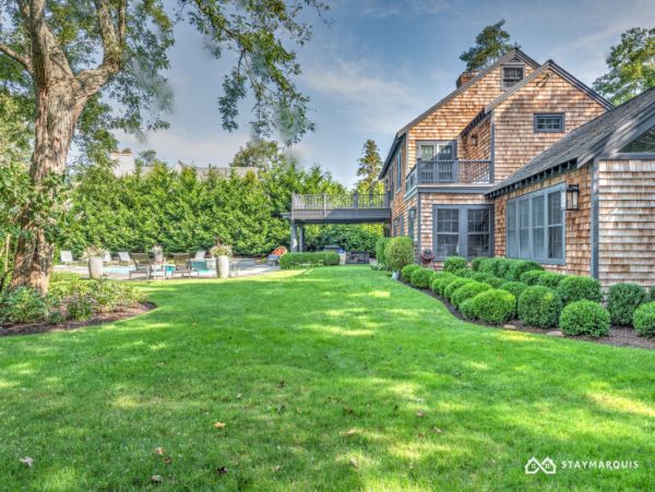 Hamptons Home 1020708