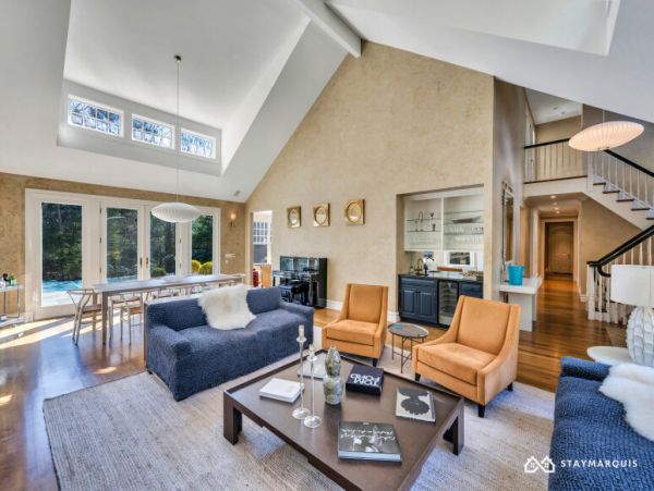 Hamptons Home 1020709