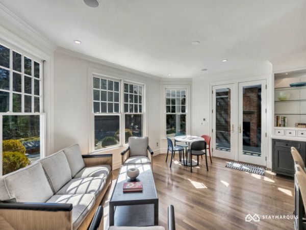 Hamptons Home 1020709