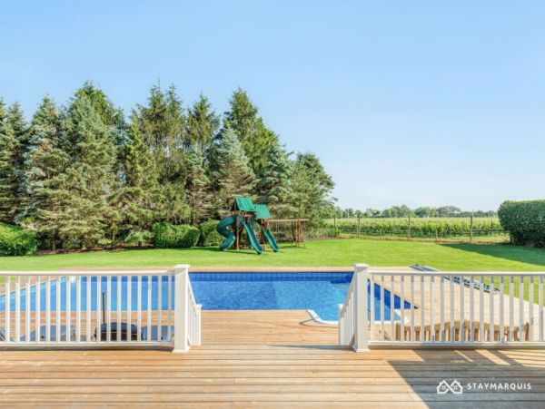 Hamptons Home 1020712