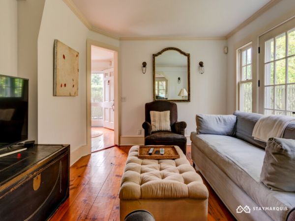 Hamptons Home 1020716
