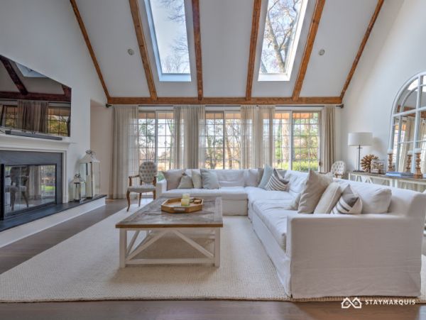 Hamptons Home 1020717