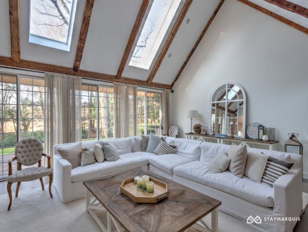 Hamptons Home 1020717