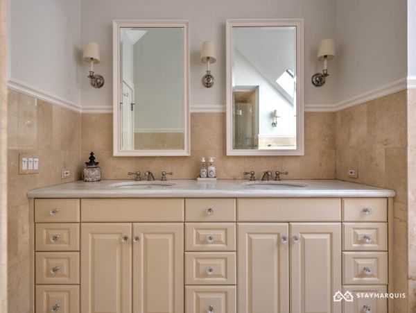 Hamptons Home 1020717
